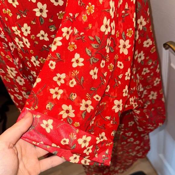 Chic Red Floral Women's Long Sleeve Top - Picture 5 of 14